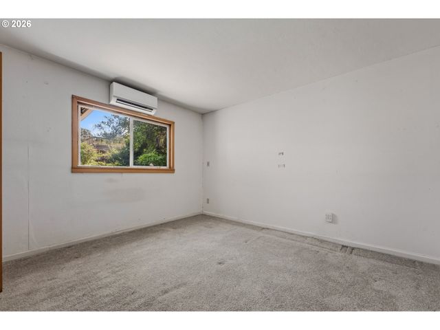 7526 Sw CAPITOL HILL Rd, Portland, OR 97219