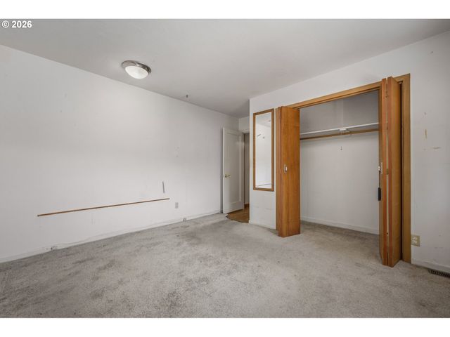 7526 Sw CAPITOL HILL Rd, Portland, OR 97219