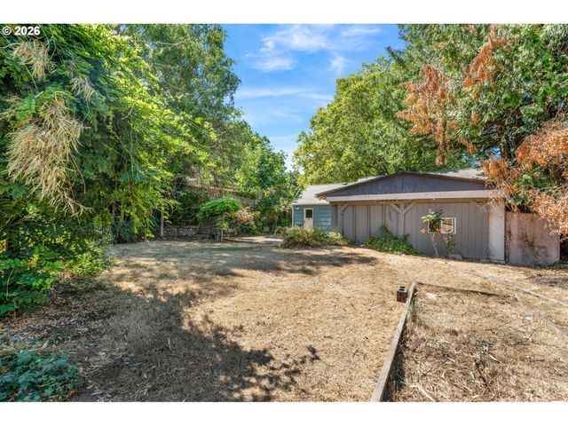 7526 Sw CAPITOL HILL Rd, Portland, OR 97219