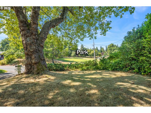 7526 Sw CAPITOL HILL Rd, Portland, OR 97219