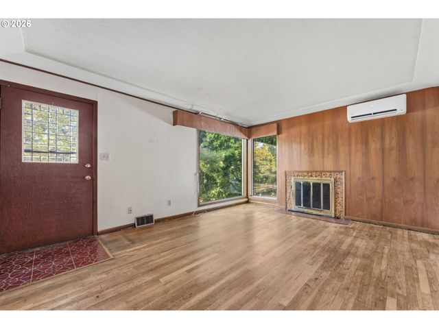 7526 Sw CAPITOL HILL Rd, Portland, OR 97219