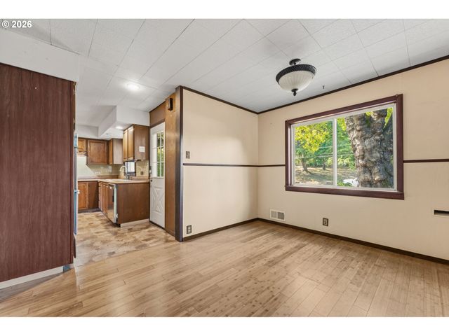 7526 Sw CAPITOL HILL Rd, Portland, OR 97219
