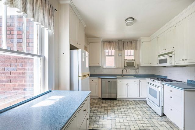 440 MOHAWK Drive, Erie, PA 16505