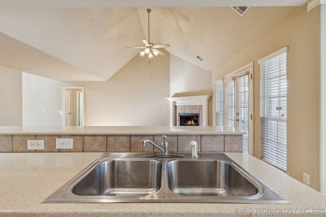 20215 E 50th Place S, Broken Arrow, OK 74014