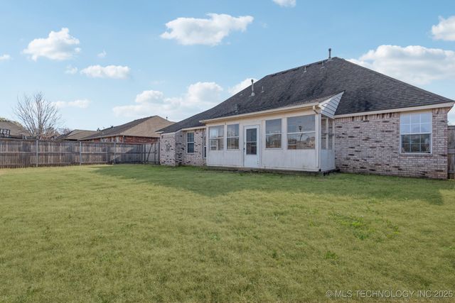 20215 E 50th Place S, Broken Arrow, OK 74014