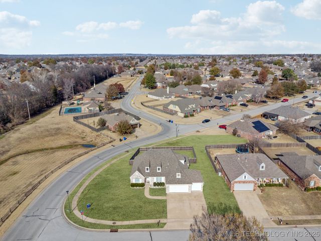 20215 E 50th Place S, Broken Arrow, OK 74014