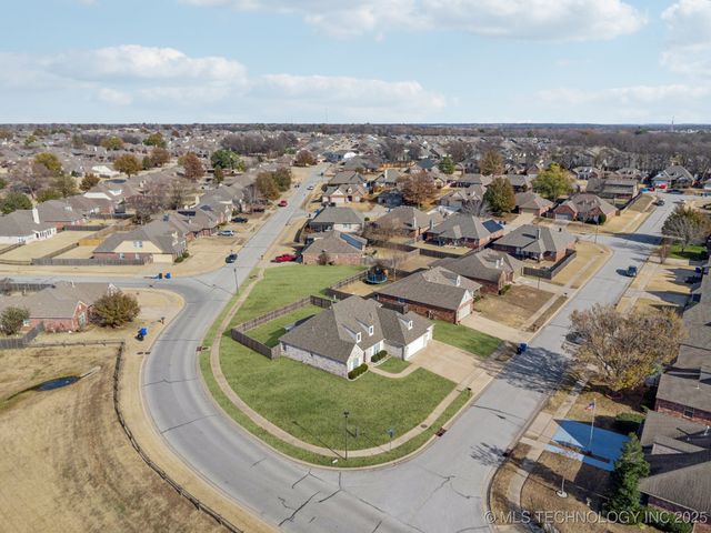 20215 E 50th Place S, Broken Arrow, OK 74014