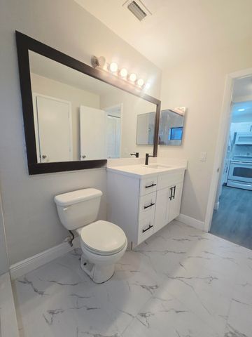 4183 Palm Bay Circle A, West Palm Beach, FL 33406