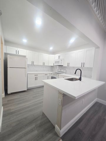 4183 Palm Bay Circle A, West Palm Beach, FL 33406