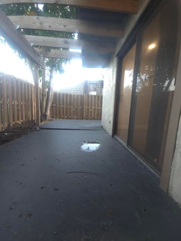 4183 Palm Bay Circle A, West Palm Beach, FL 33406