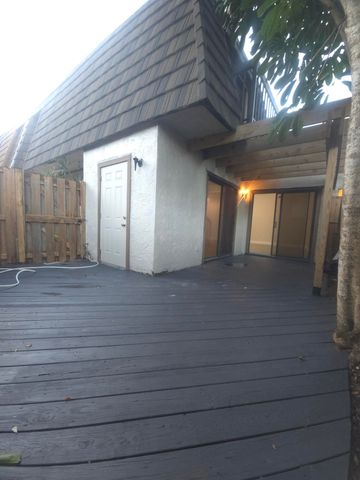 4183 Palm Bay Circle A, West Palm Beach, FL 33406