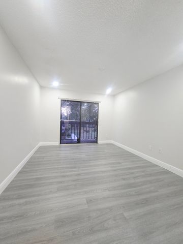 4183 Palm Bay Circle A, West Palm Beach, FL 33406