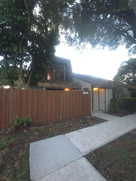 4183 Palm Bay Circle A, West Palm Beach, FL 33406