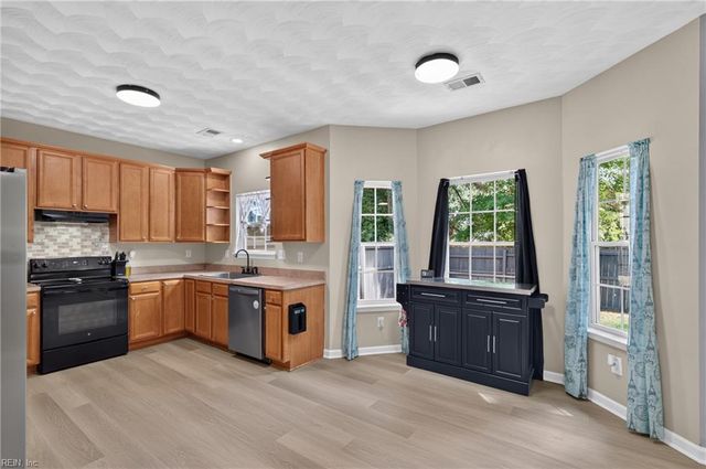 1284 Big Bethel PL, Hampton, VA 23666