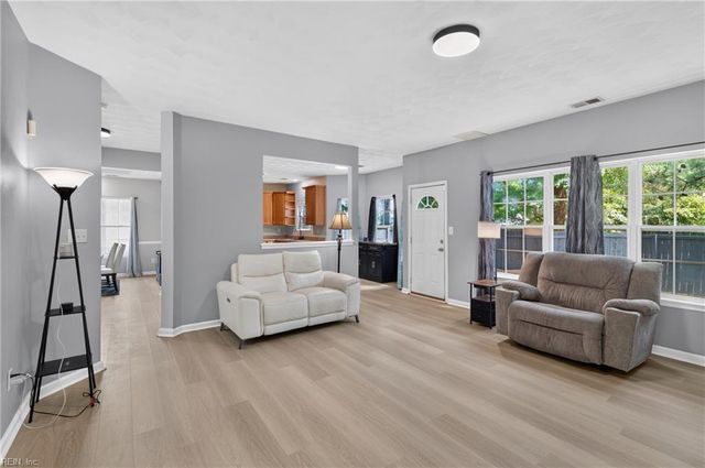 1284 Big Bethel PL, Hampton, VA 23666