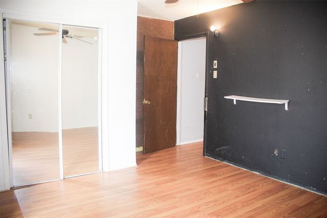 1022 Crest Park Drive, Garland, TX 75042