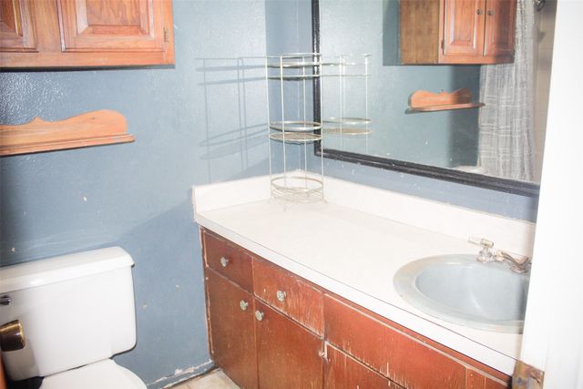 1022 Crest Park Drive, Garland, TX 75042