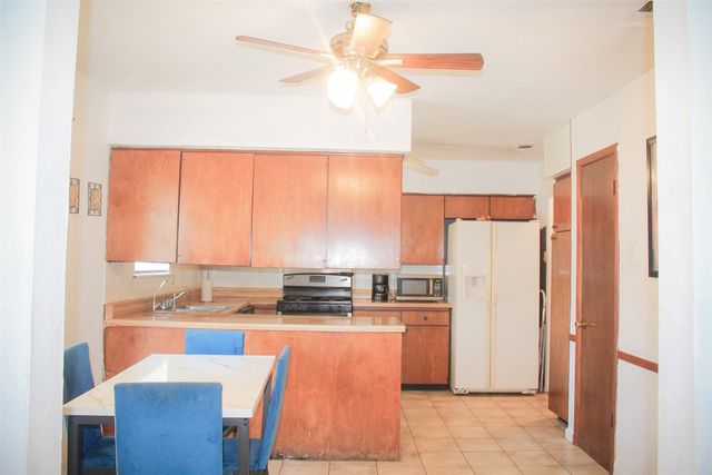 1022 Crest Park Drive, Garland, TX 75042