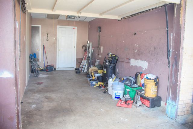 1022 Crest Park Drive, Garland, TX 75042