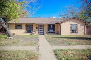 1022 Crest Park Drive, Garland, TX 75042