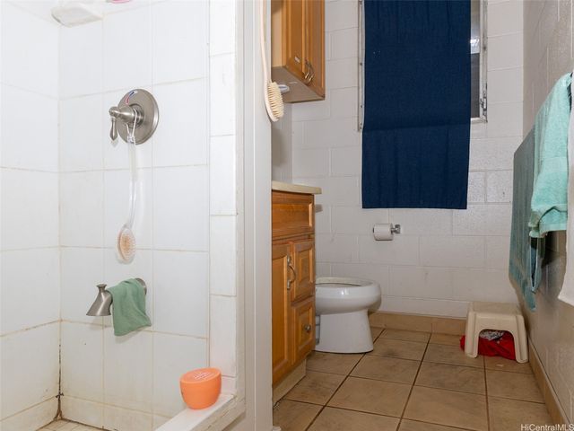 823 Waiaka Place, Honolulu, HI 96826