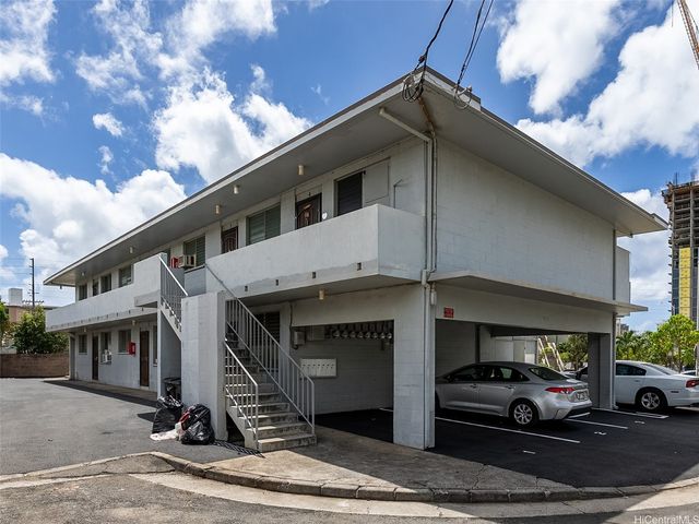 823 Waiaka Place, Honolulu, HI 96826