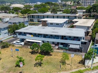 823 Waiaka Place, Honolulu, HI 96826
