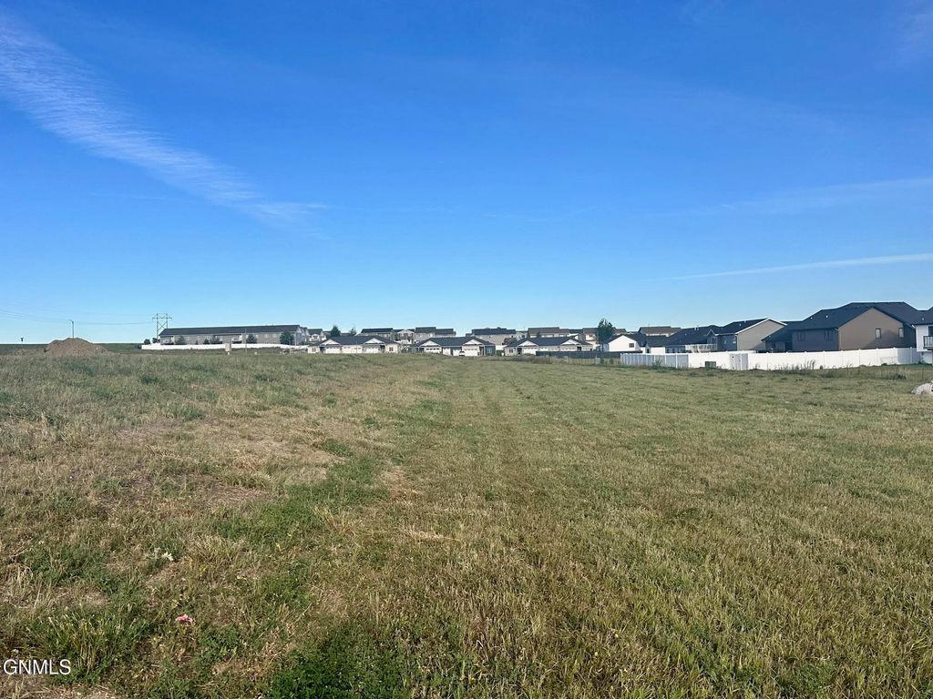 607 Marble Drive, Bismarck, ND 58503 photo 7