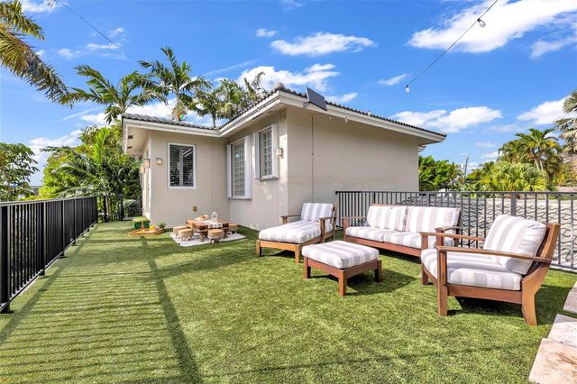 272 Imperial Lane, Lauderdale By The Sea, FL 33308