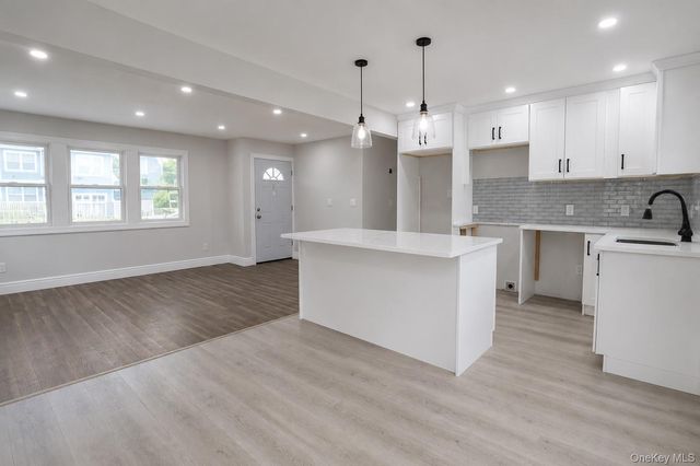 9 Emerald Lane S, Amityville, NY 11701