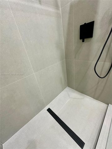 929 NW 60th St, Miami, FL 33127