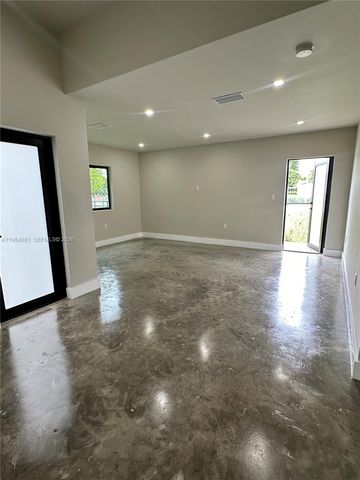 929 NW 60th St, Miami, FL 33127