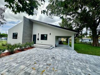 929 NW 60th St, Miami, FL 33127