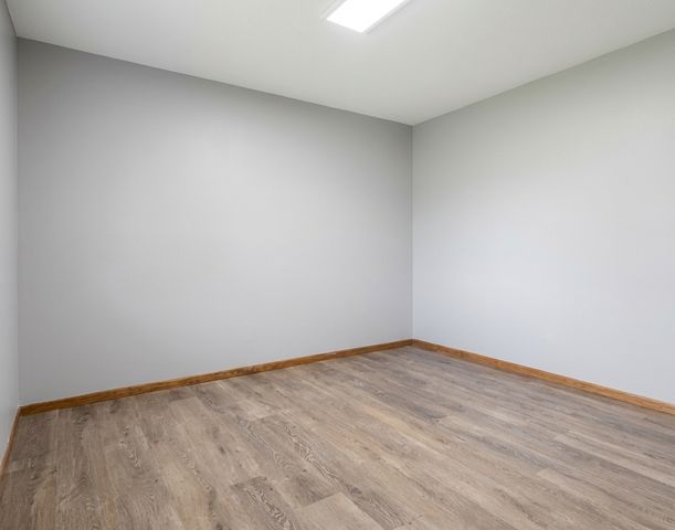 8446 Sumter Circle N, Brooklyn Park, MN 55445