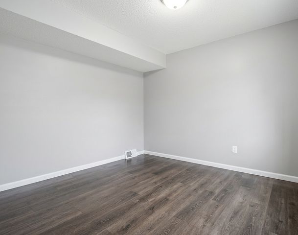 8446 Sumter Circle N, Brooklyn Park, MN 55445