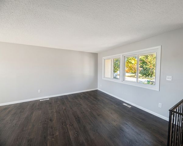 8446 Sumter Circle N, Brooklyn Park, MN 55445