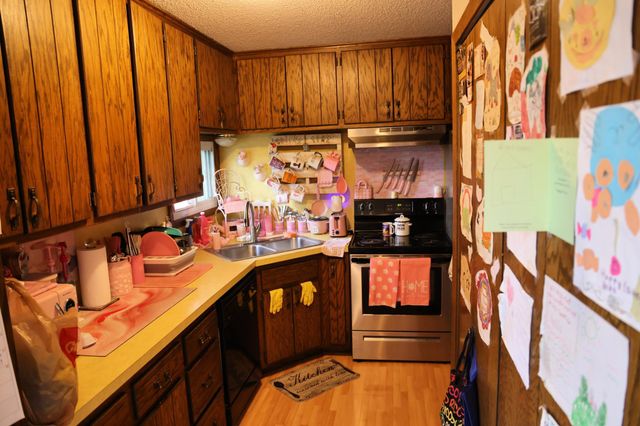 8446 Sumter Circle N, Brooklyn Park, MN 55445