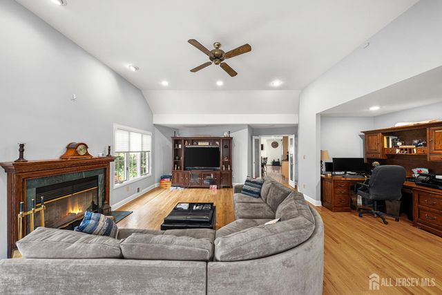8 Crommelin Court, East Brunswick, NJ 08816