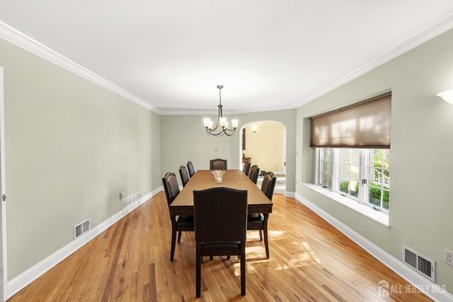8 Crommelin Court, East Brunswick, NJ 08816