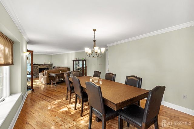8 Crommelin Court, East Brunswick, NJ 08816