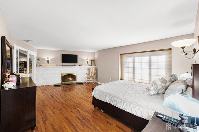 8 Crommelin Court, East Brunswick, NJ 08816