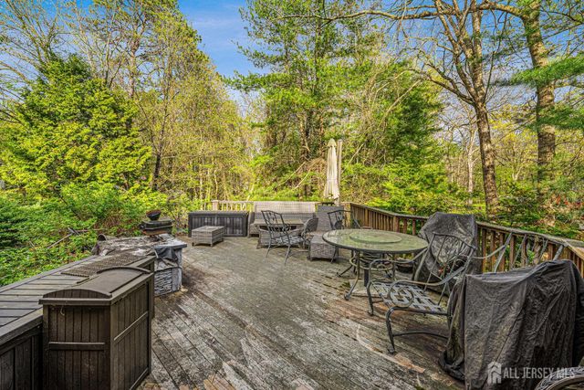 8 Crommelin Court, East Brunswick, NJ 08816