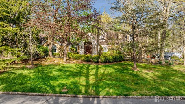 8 Crommelin Court, East Brunswick, NJ 08816