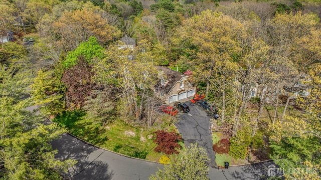 8 Crommelin Court, East Brunswick, NJ 08816
