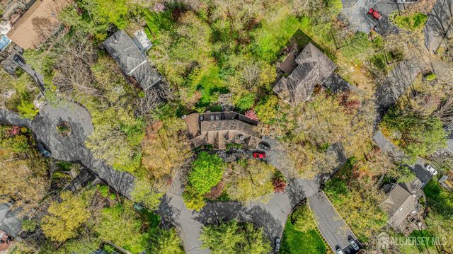 8 Crommelin Court, East Brunswick, NJ 08816