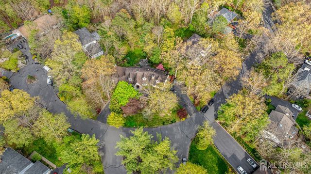 8 Crommelin Court, East Brunswick, NJ 08816