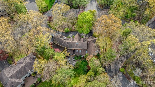 8 Crommelin Court, East Brunswick, NJ 08816