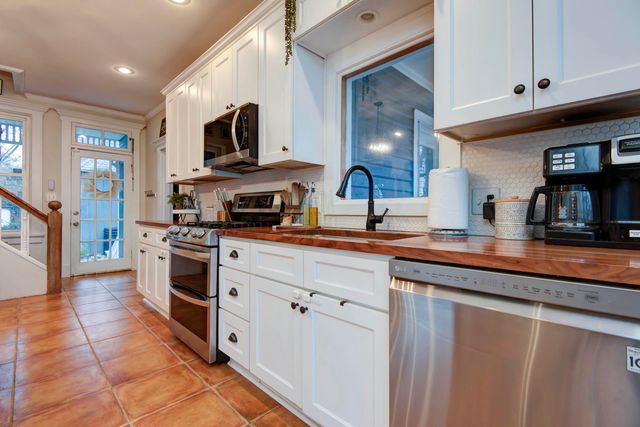 1435 E Walnut Street, Springfield, MO 65802