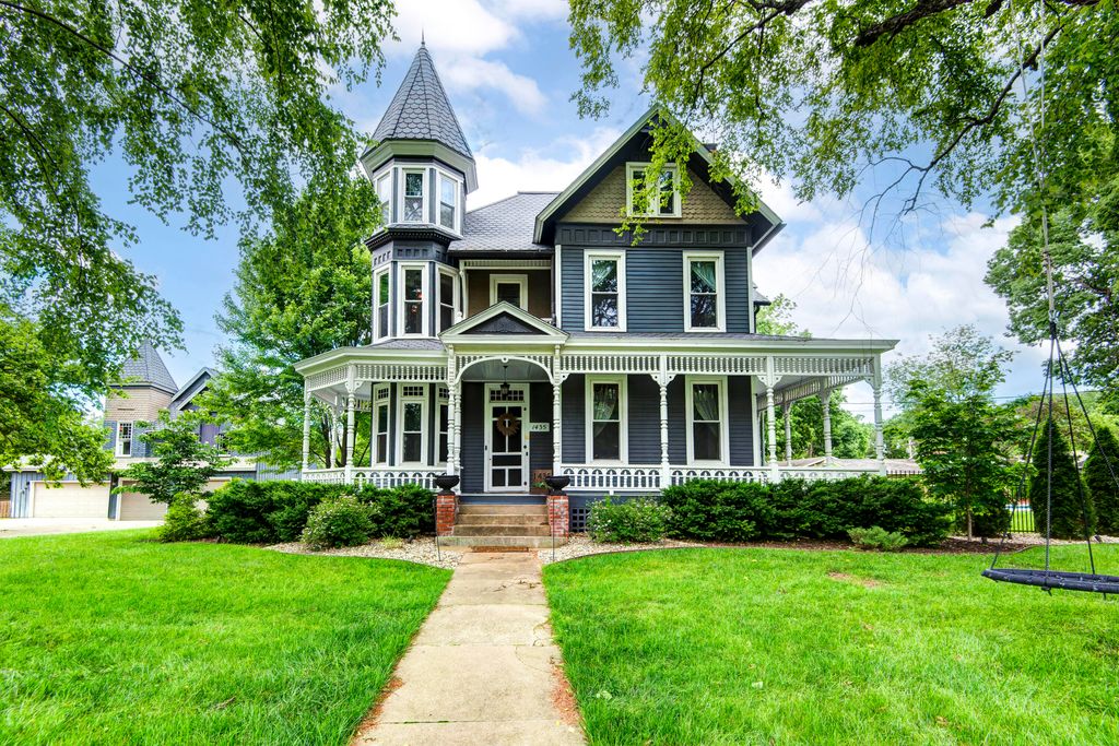 1435 E Walnut Street, Springfield, MO 65802