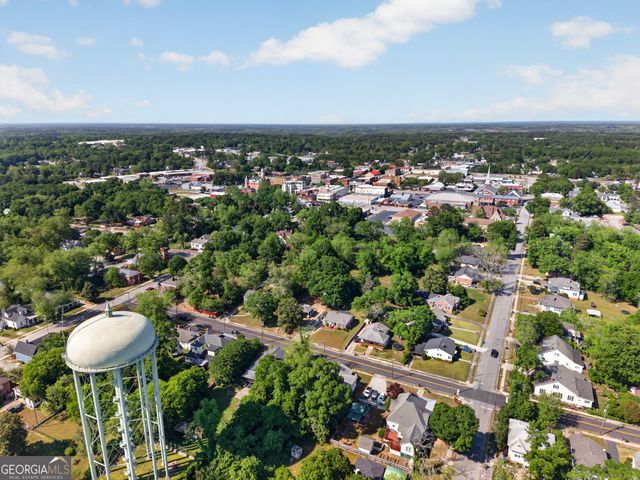 111 Edwards Street, Elberton, GA 30635